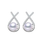 Lilah – Round Pearl Earring