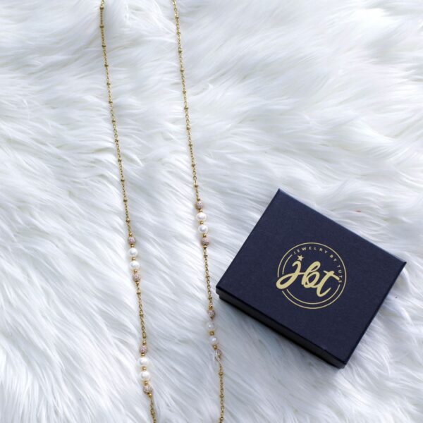 Hilda - Elegant Freshwater Pearl Necklace - Image 4