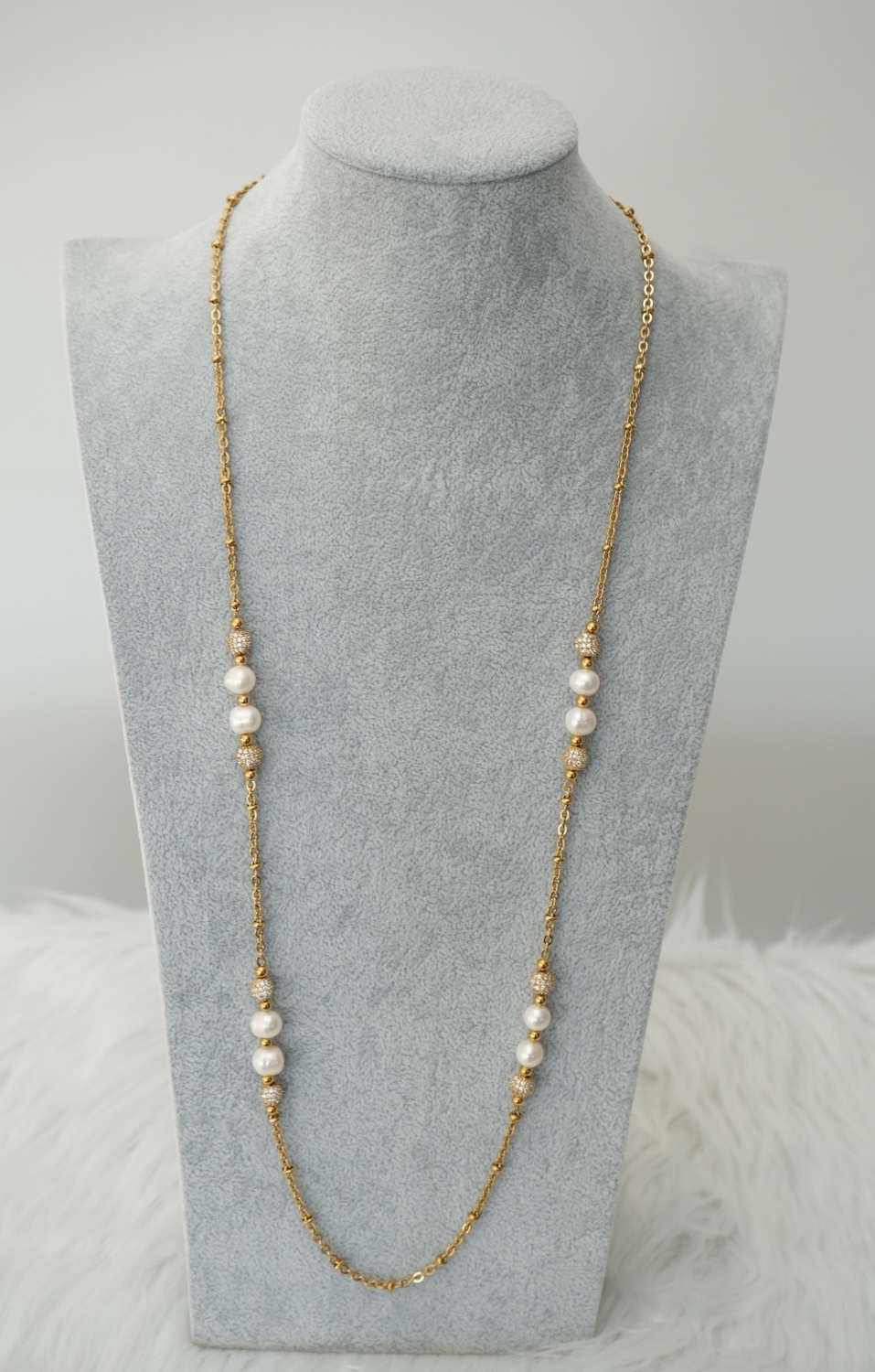 Hilda - Elegant Freshwater Pearl Necklace
