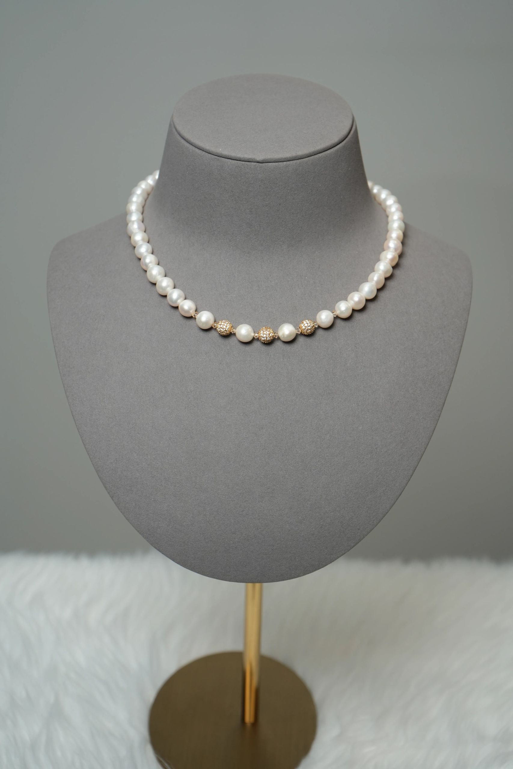 Marie - One Layer Pearl Necklace