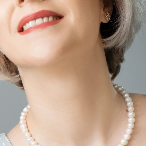 Marie - One Layer Pearl Necklace - Image 3