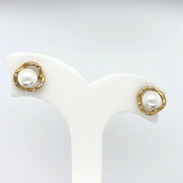 Mimi - Freshwater Pearl Stud Earrings